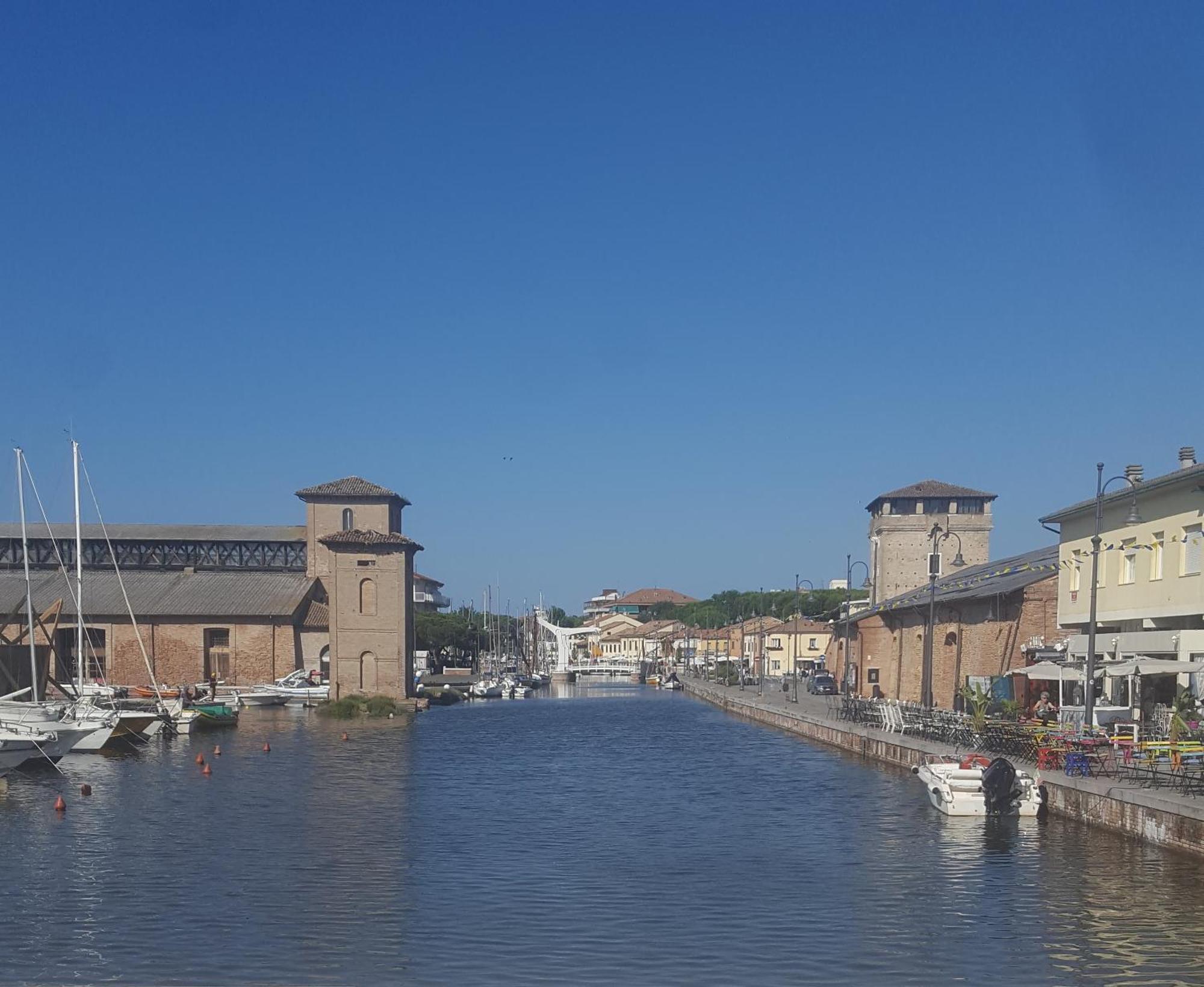 Dalla Torre Al Mare Cervia Buitenkant foto